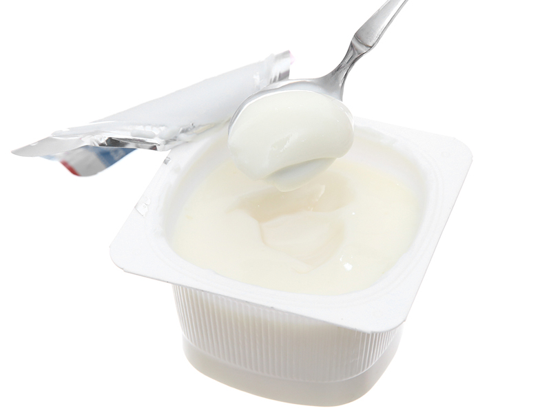 Top 16 loại thực phẩm giúp eo bạn thon hơn 11 Sữa chua giàu canxi giúp hệ xương chắc khỏe.