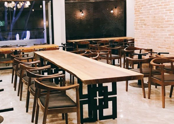 Bộ bàn ghế cafe gỗ nguyên khối đẹp