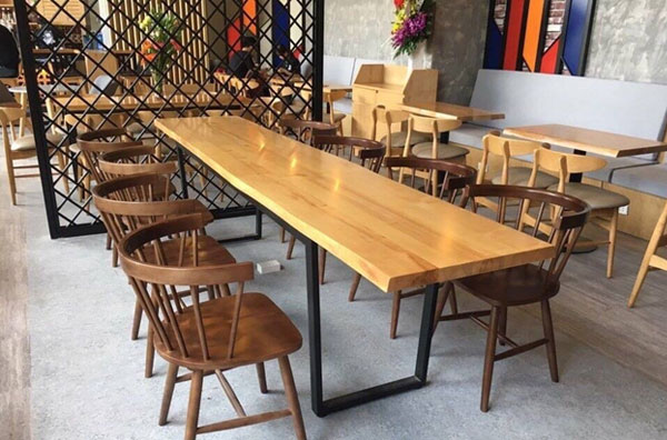 50 Mẫu bàn ghế cafe đẹp nhất hiện nay 14 Bộ bàn ghế cafe gỗ dành cho quán cafe