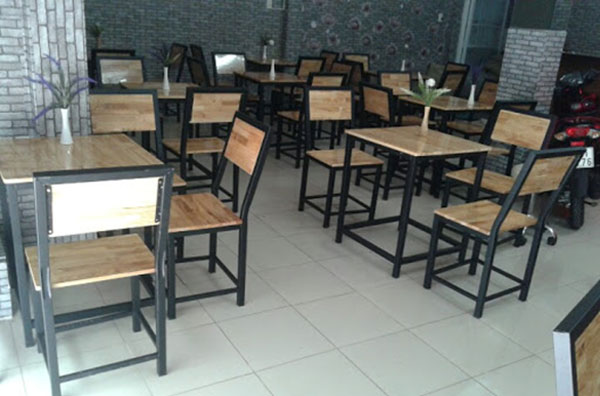 50 Mẫu bàn ghế cafe đẹp nhất hiện nay 15 Bộ bàn ghế cafe gỗ và sắt dành cho quán cafe