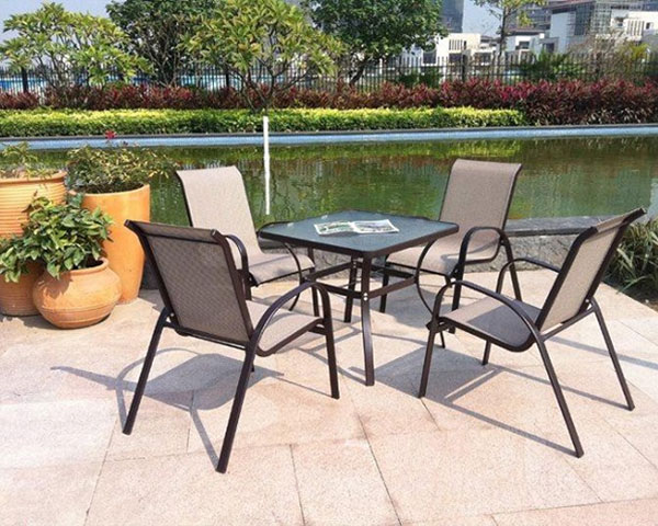 50 Mẫu bàn ghế cafe đẹp nhất hiện nay 25 Bộ bàn ghế cafe sắt ngoài trời phong cách lịch lãm