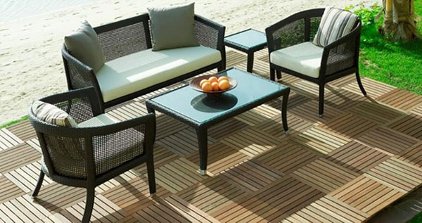 50 Mẫu bàn ghế cafe đẹp nhất hiện nay 21 Bộ bàn ghế nhựa giả mây được dùng trong những không gian quán cafe sân vườn