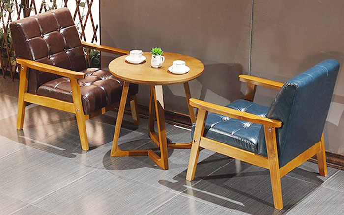 50 Mẫu bàn ghế cafe đẹp nhất hiện nay 2 Bộ bàn ghế sofa với khung gỗ và nệm cao cấp.