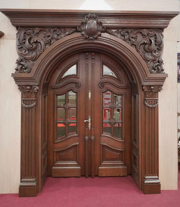 Mẫu cửa 2 cánh thiết kế theo phong cách cổ điển được làm từ gỗ cao cấp