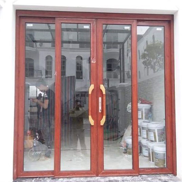 Mẫu cửa phòng khách 4 cánh bằng gỗ và kính