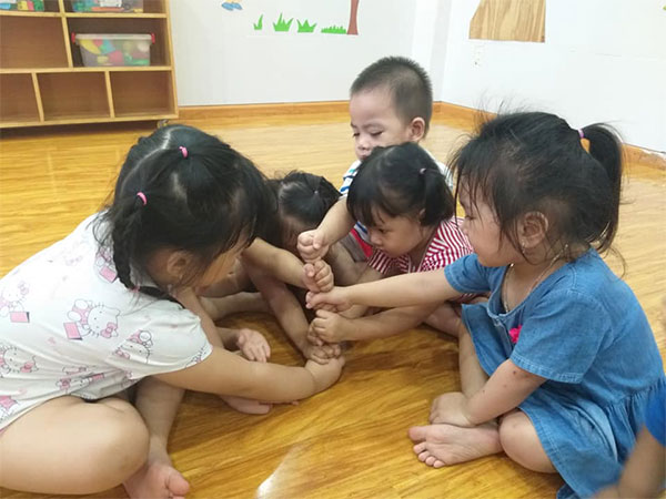 Top 60+ trò chơi dân gian Việt Nam phổ biến nhất 112 Tìm hiểu về trò chơi dân gian thìa là thìa lảy