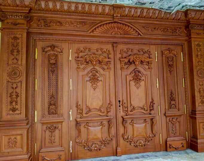 Mẫu cửa gỗ tân cổ điển 4 cánh đẹp dành cho biệt thự