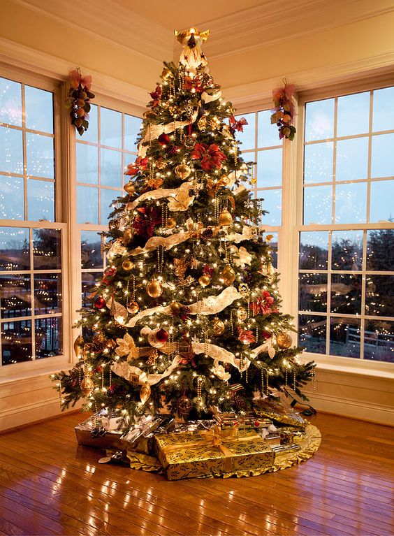 Trang trí cây thông Noel hợp phong thủy đón năm mới vạn sự như ý
