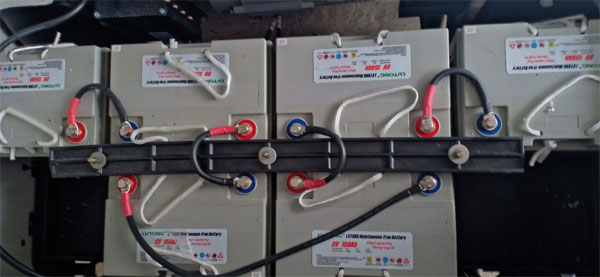 Bộ khoan pin rộng với 8 hộp pin cao cấp của Trojan