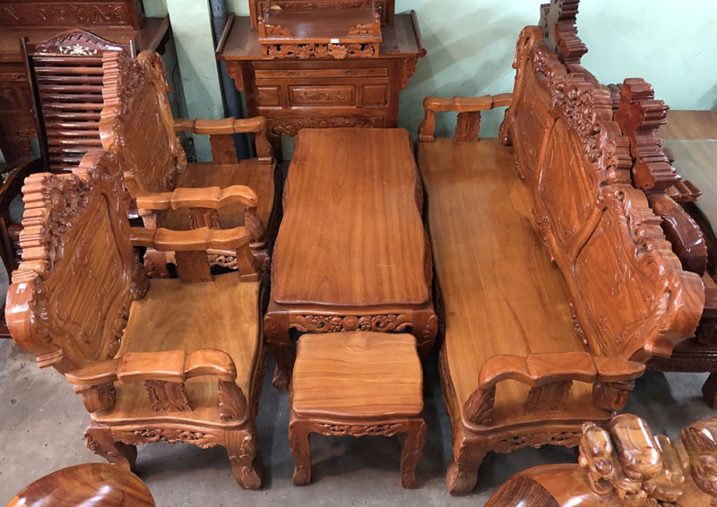 TOP 10+ Mẫu bàn ghế gõ đỏ phòng khách đẹp và sang trọng nhất hiện nay 9 Bộ bàn ghế gõ đỏ thiết kế theo phong cách cổ điển