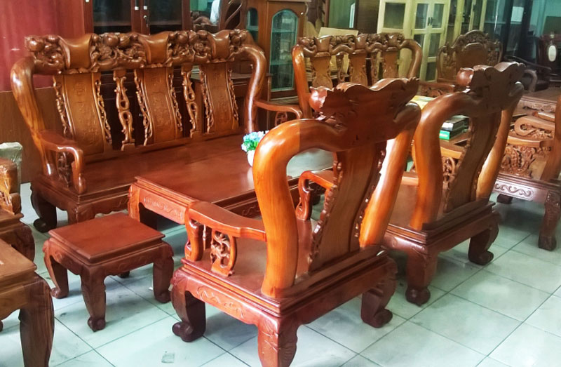 TOP 10+ Mẫu bàn ghế gõ đỏ phòng khách đẹp và sang trọng nhất hiện nay 5 Bộ bàn ghế gõ đỏ phòng khách tay 12 gồm 6 món