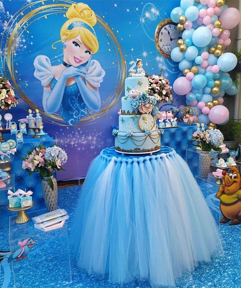 Hình ảnh bánh sinh nhật đẹp cho ai yêu thích hoạt hình cô bé Lọ Lem