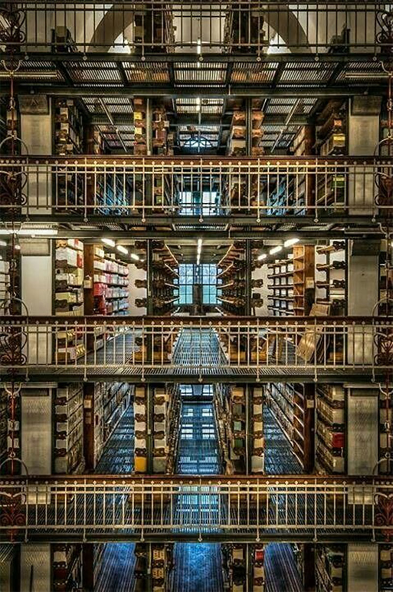 Hình ảnh thư viện nhiều lầu