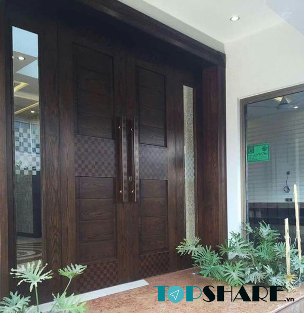 Cửa gỗ 2 cánh biệt thự thiết kế kiểu đơn giản