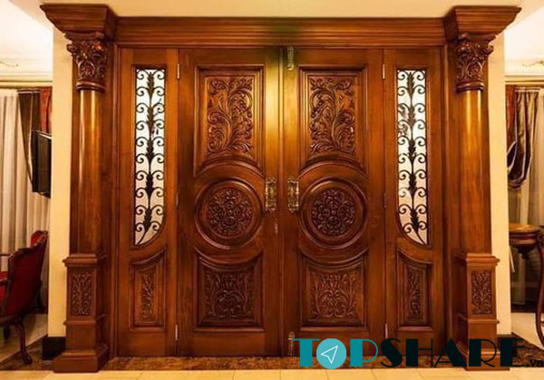 Mẫu cửa gỗ 4 cánh mặt tiền theo phong cách tân cổ điển