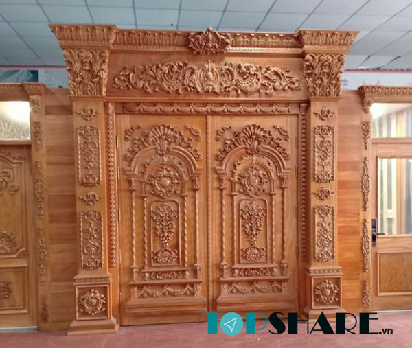 Mẫu cửa gỗ chạm khắc đẹp
