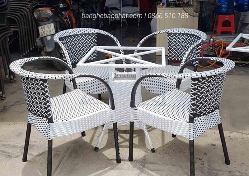 Bộ bàn ghế nhựa giả mây có tựa lưng ngoài trời