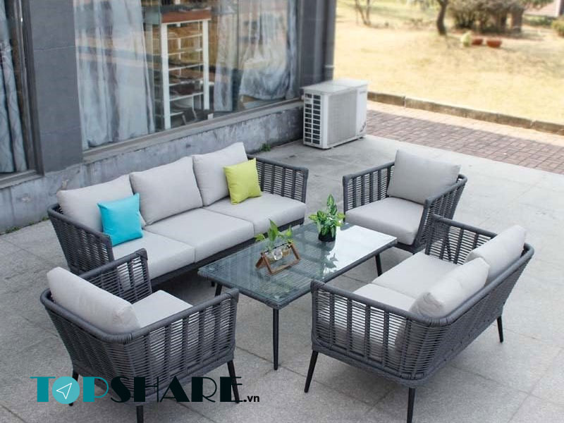 Bàn ghế nhựa giả mây dễ dàng vệ sinh và bảo quản