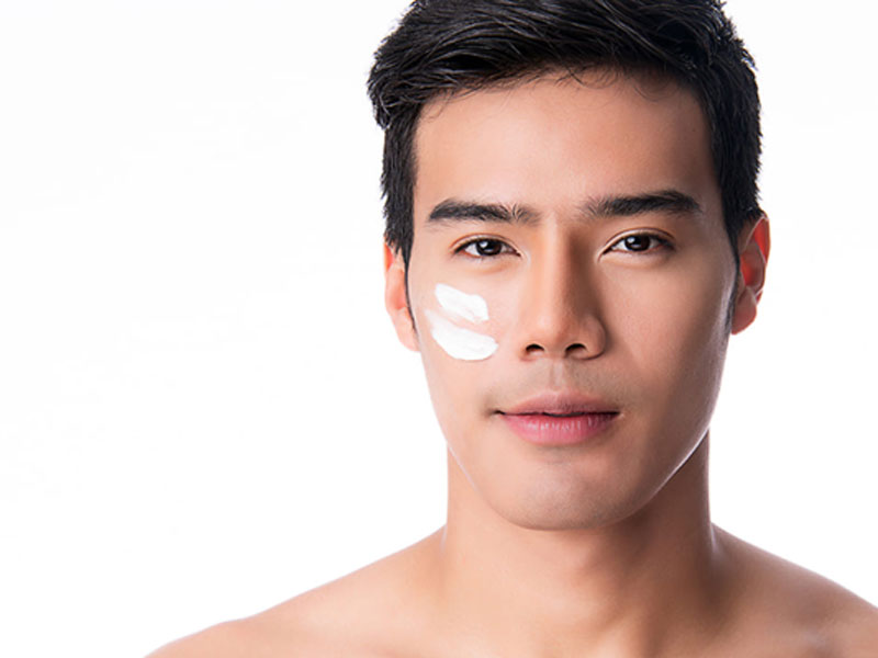 Sau khi dùng sữa rửa mặt nên làm gì để tối ưu hiệu quả 12 Kem dưỡng ẩm là bước không thể thiếu trong quy trình chăm sóc da
